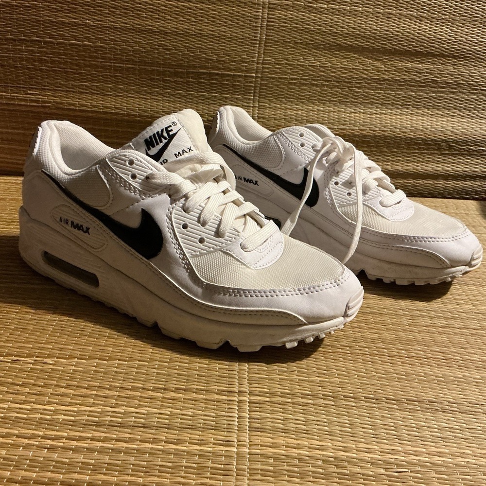 Nike Air Max Women's Sneakers Shoes White Black Swoosh US 8.5 EU 40 DH8010-101
